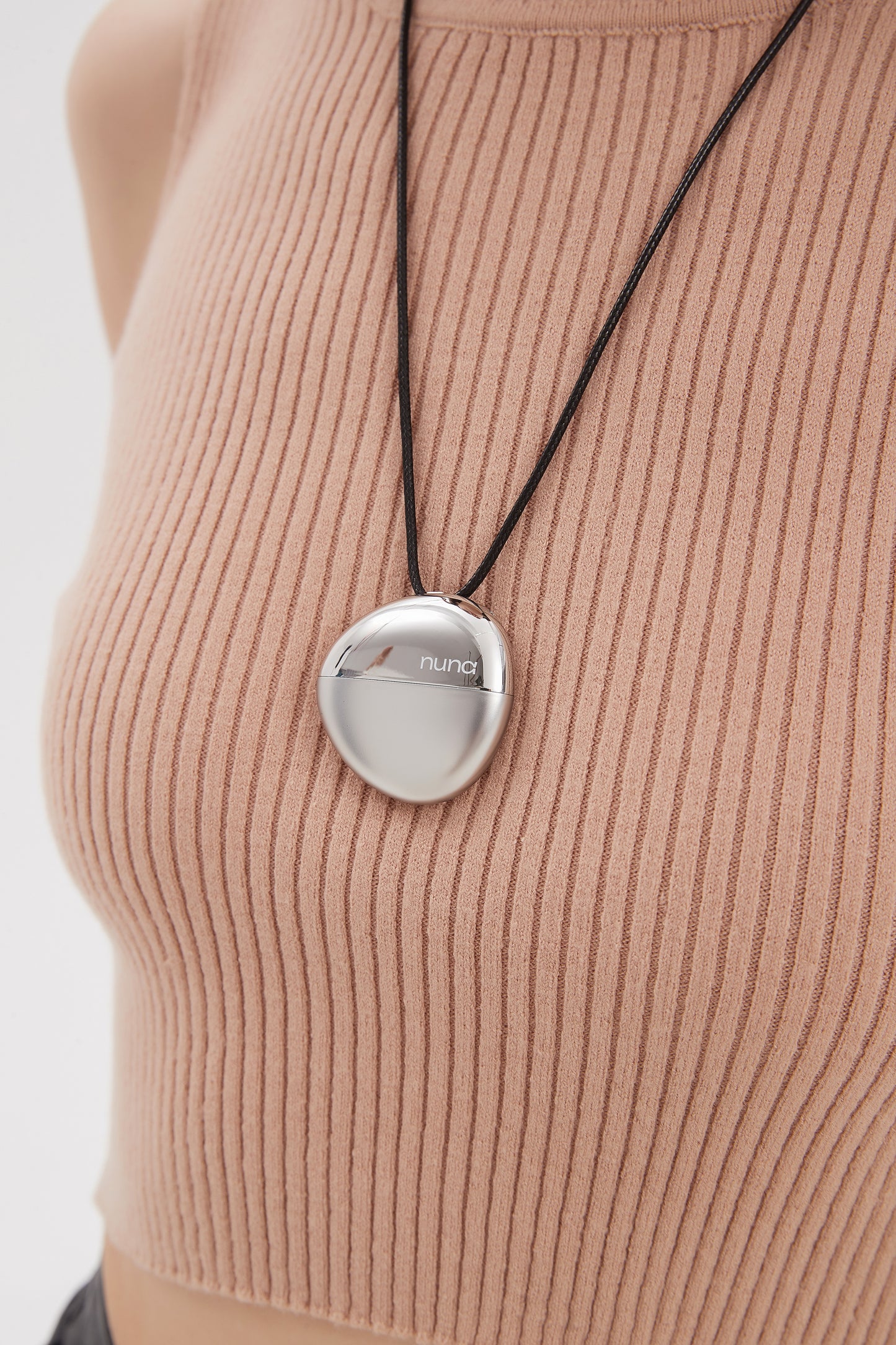Nuna Emotion Tracking Pendant